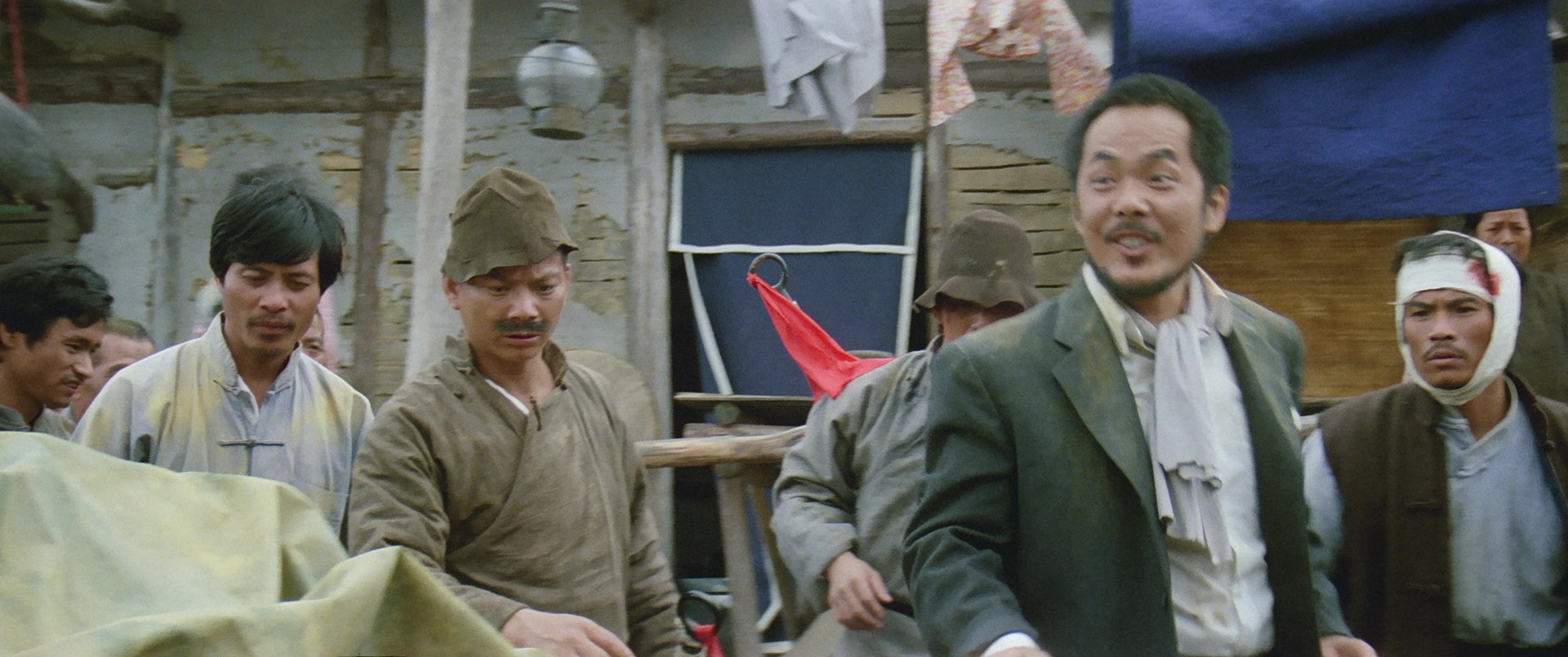 Zhong hua zhan shi (1987), wide, 2.39:1 — film still