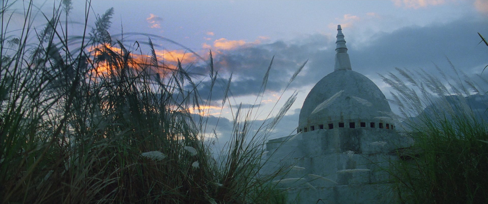 Zhong hua zhan shi (1987), wide, 2.39:1 — film still