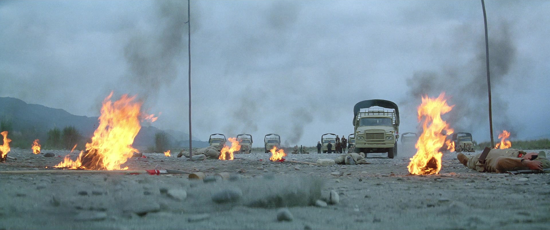 Zhong hua zhan shi (1987), wide, 2.39:1 — film still