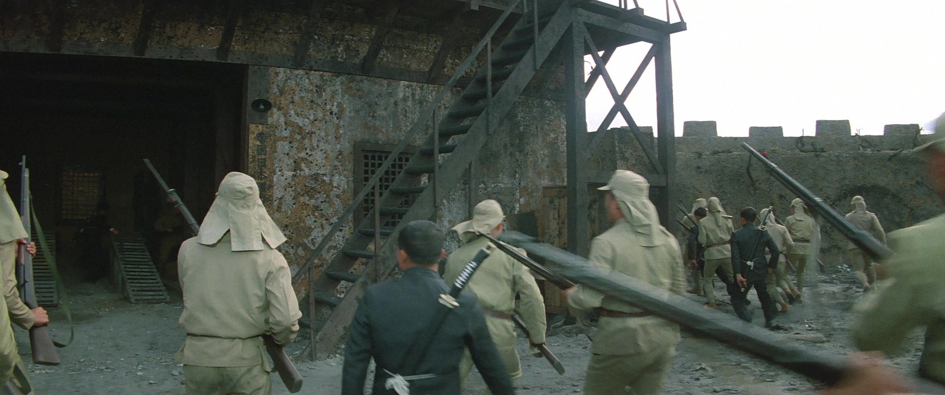 Zhong hua zhan shi (1987), wide, 2.39:1 — film still