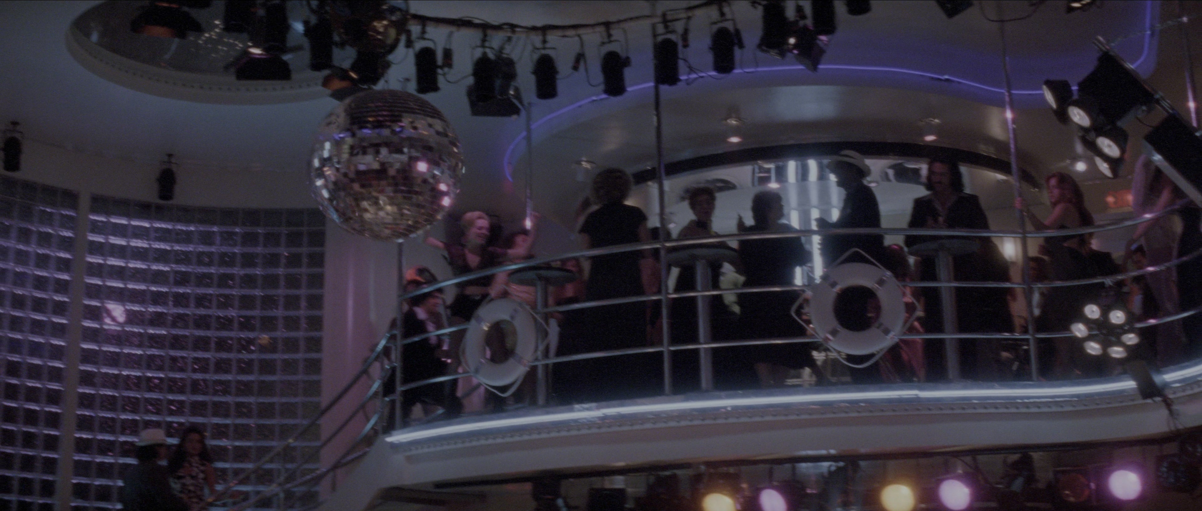 Carlito's Way (1993), wide, 2.35:1 — film still