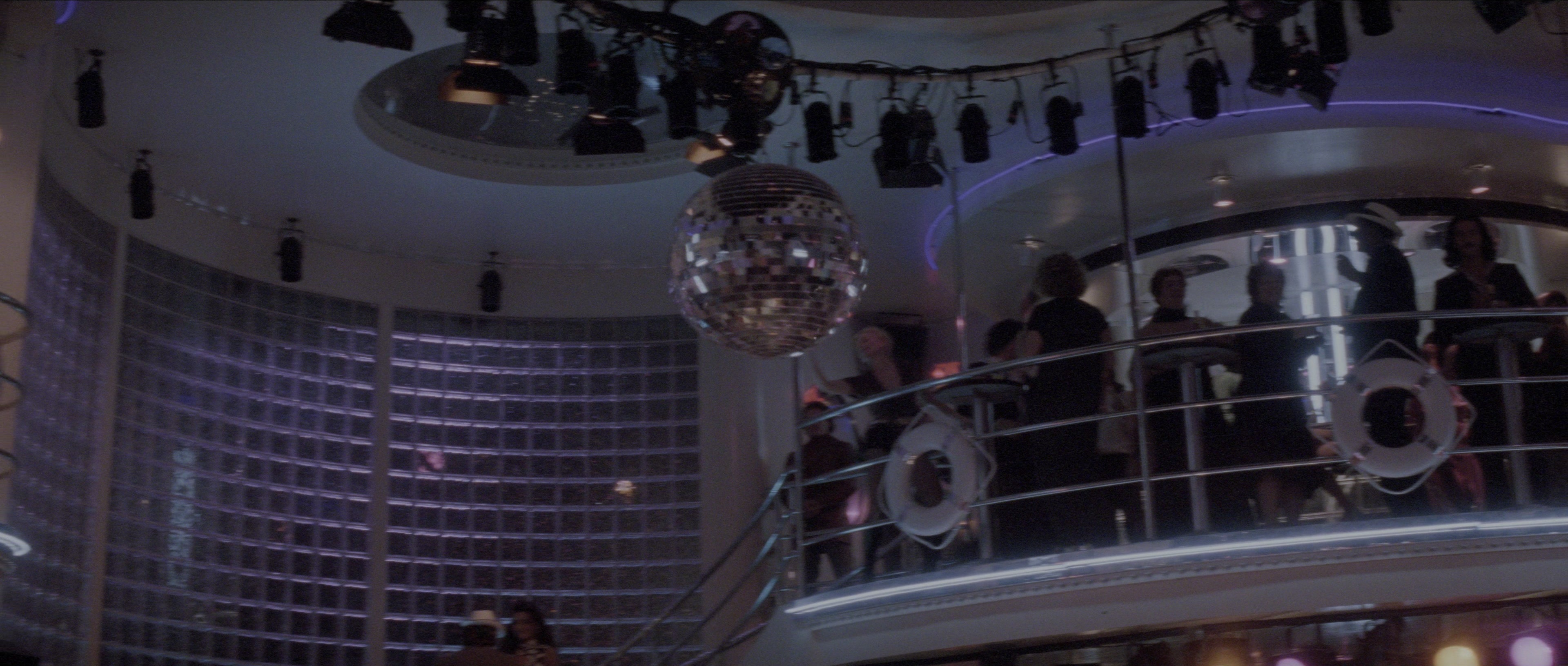 Carlito's Way (1993), wide, 2.35:1 — film still