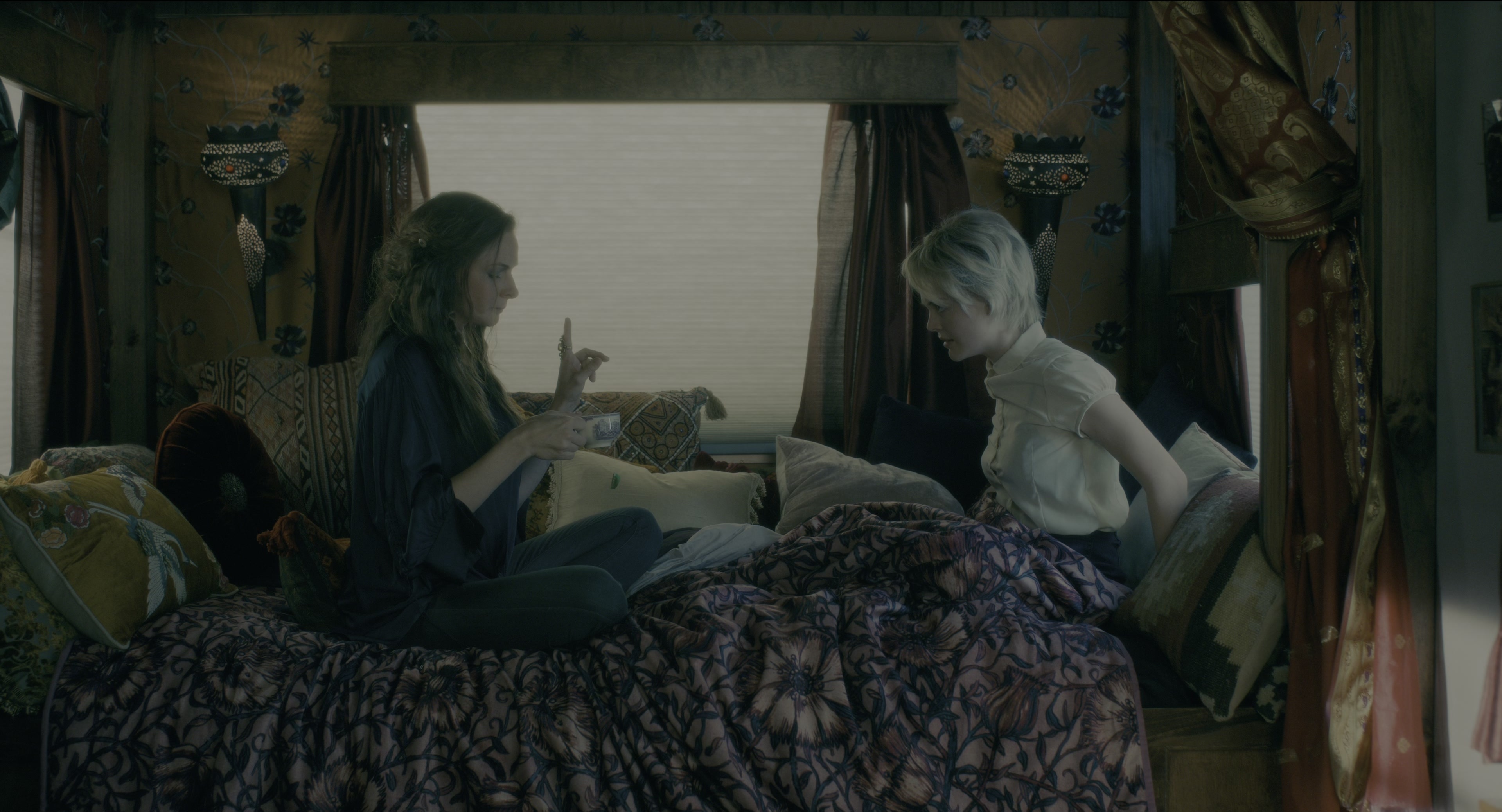 Doctor Sleep (2019), wide, 1.85:1 — film still