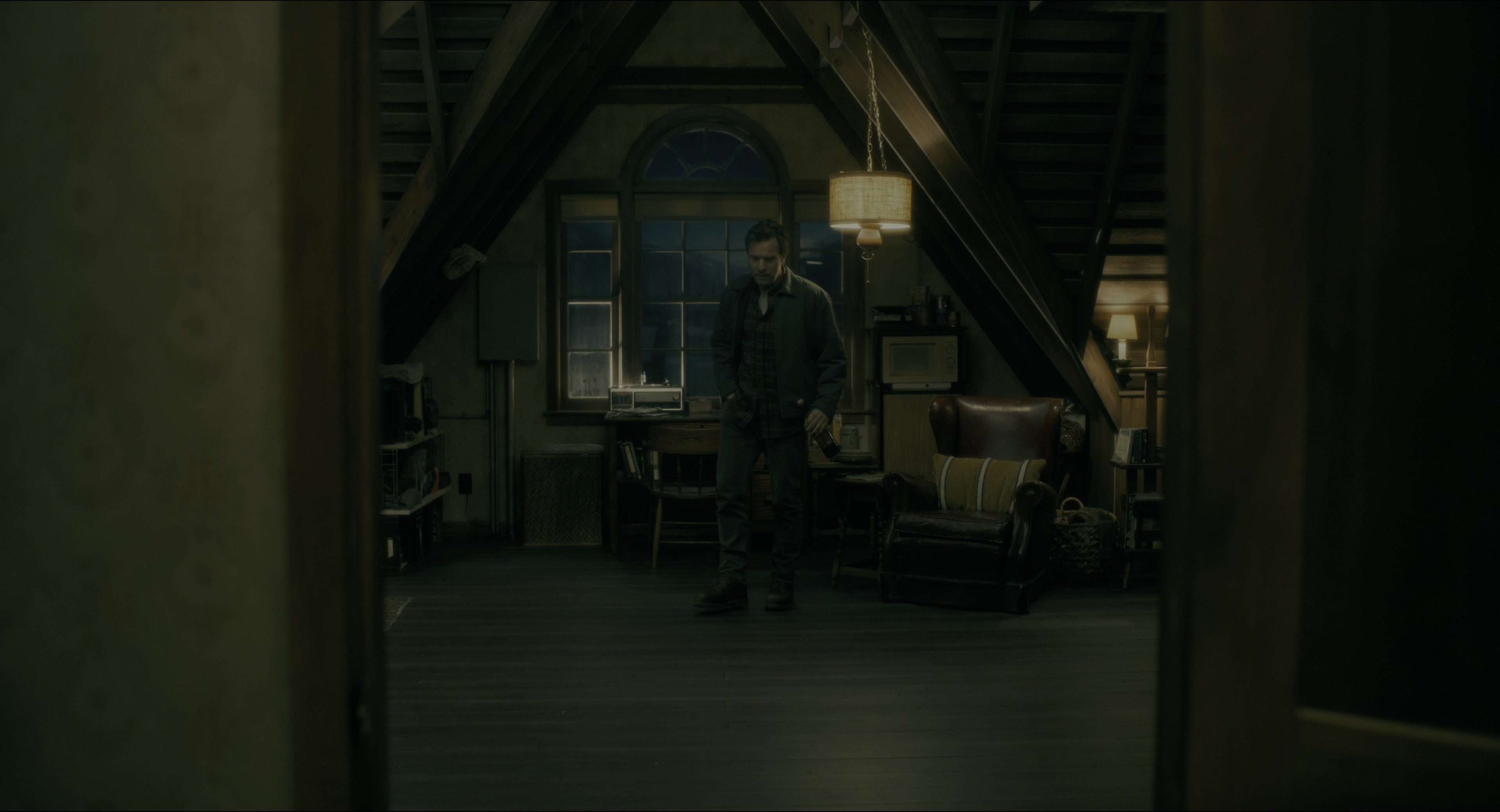 Doctor Sleep (2019), wide, 1.85:1 — film still