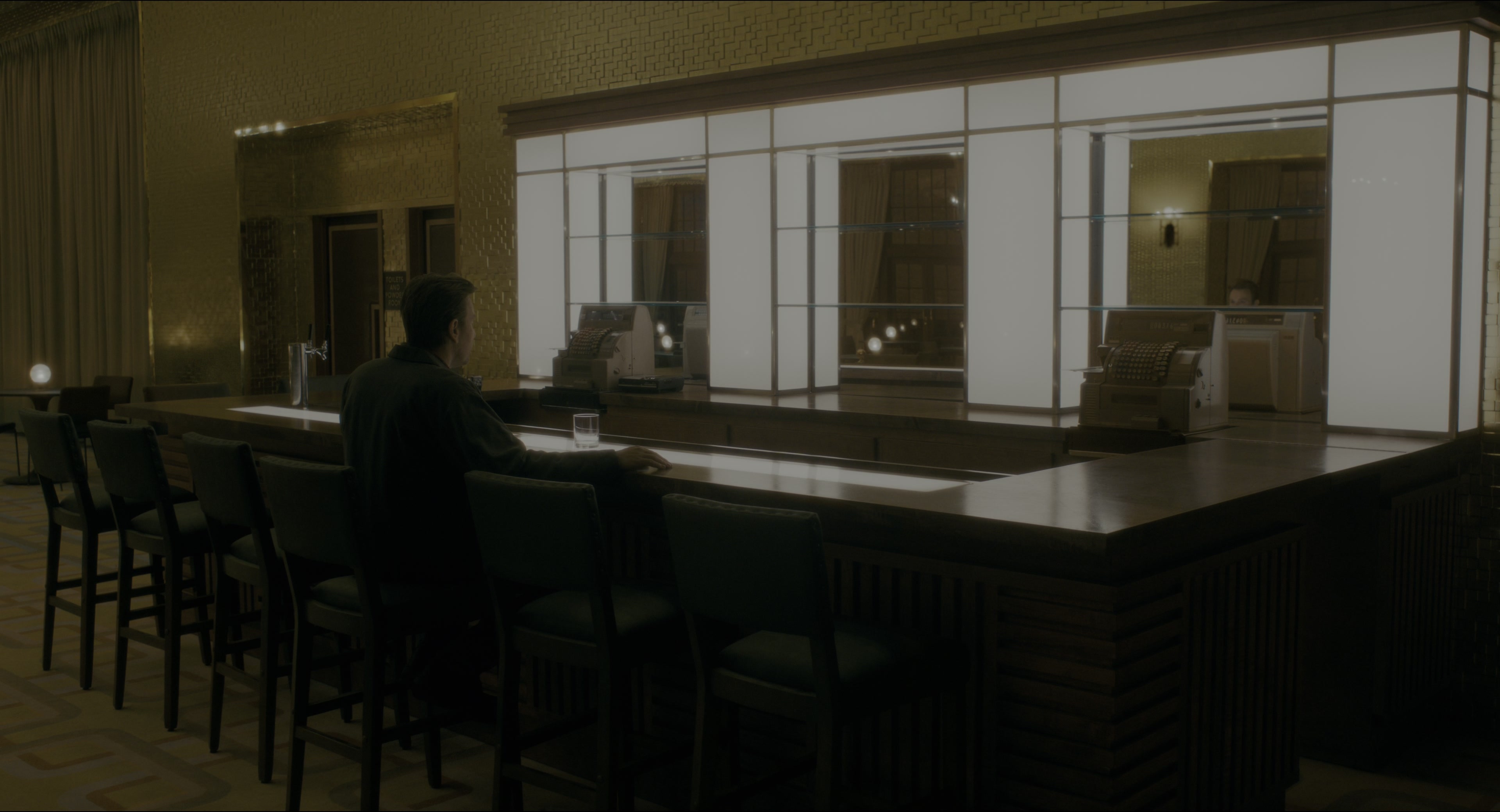Doctor Sleep (2019), wide, 1.85:1 — film still