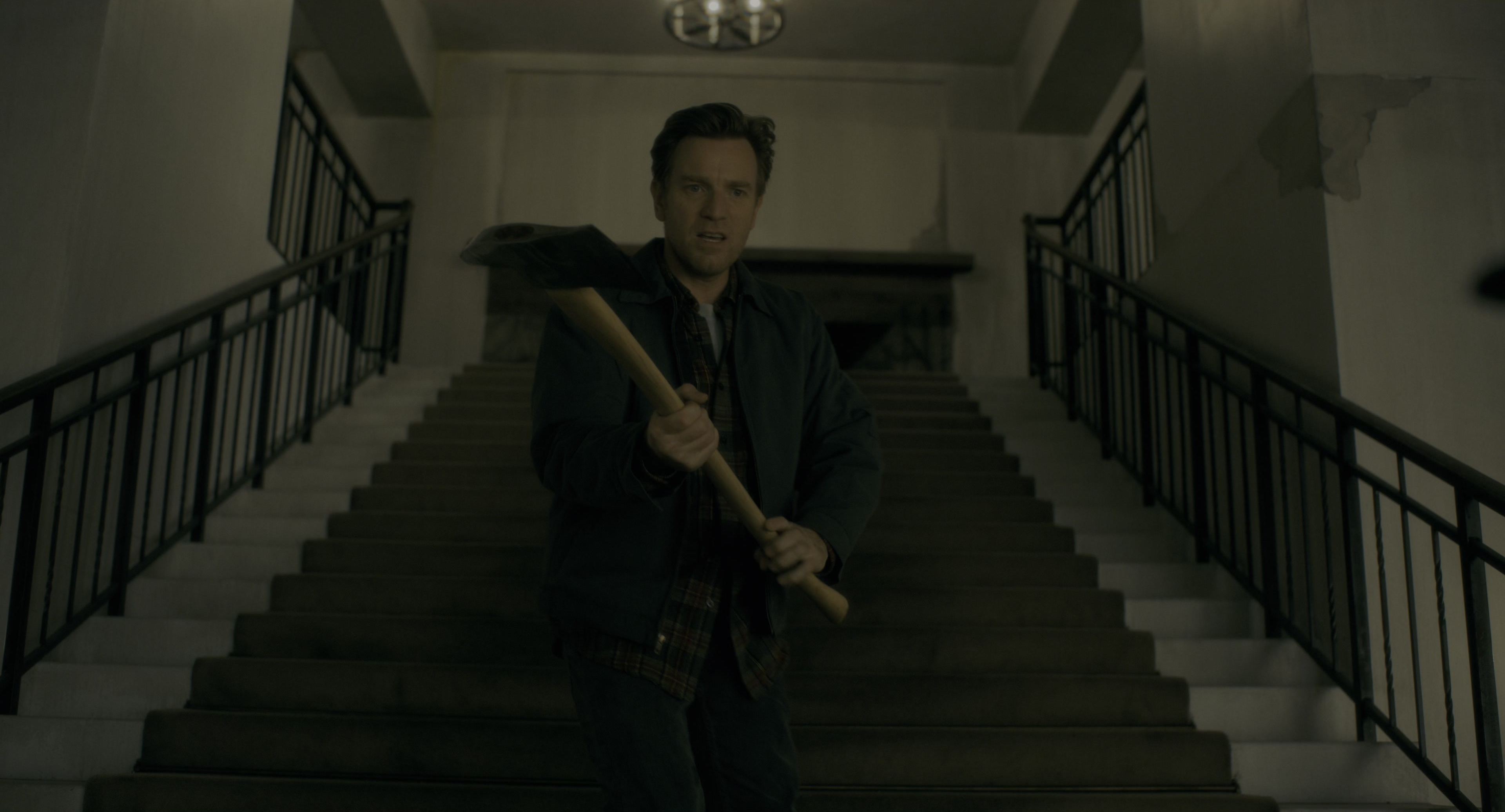 Doctor Sleep (2019), wide, 1.85:1 — film still