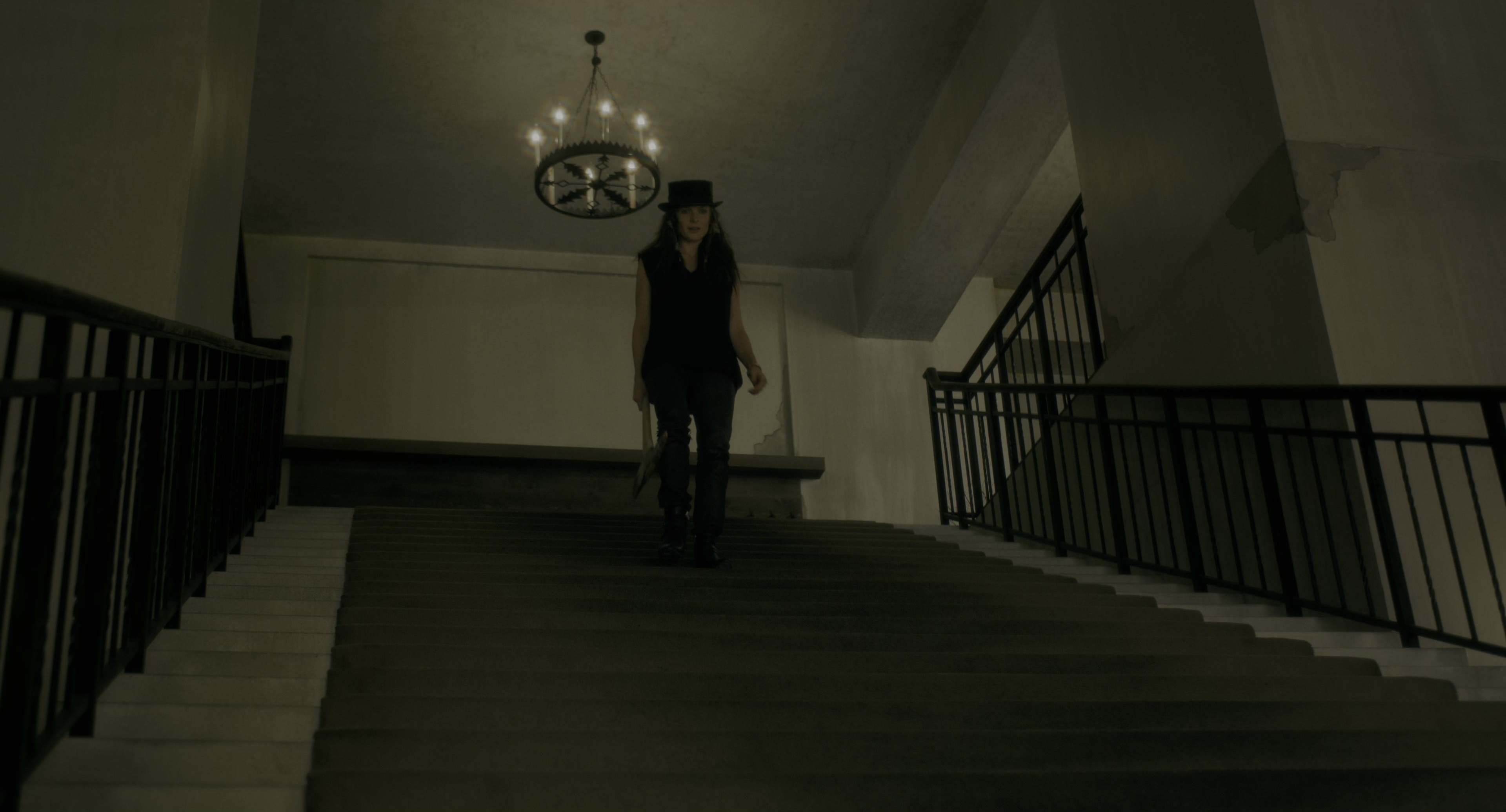 Doctor Sleep (2019), wide, 1.85:1 — film still