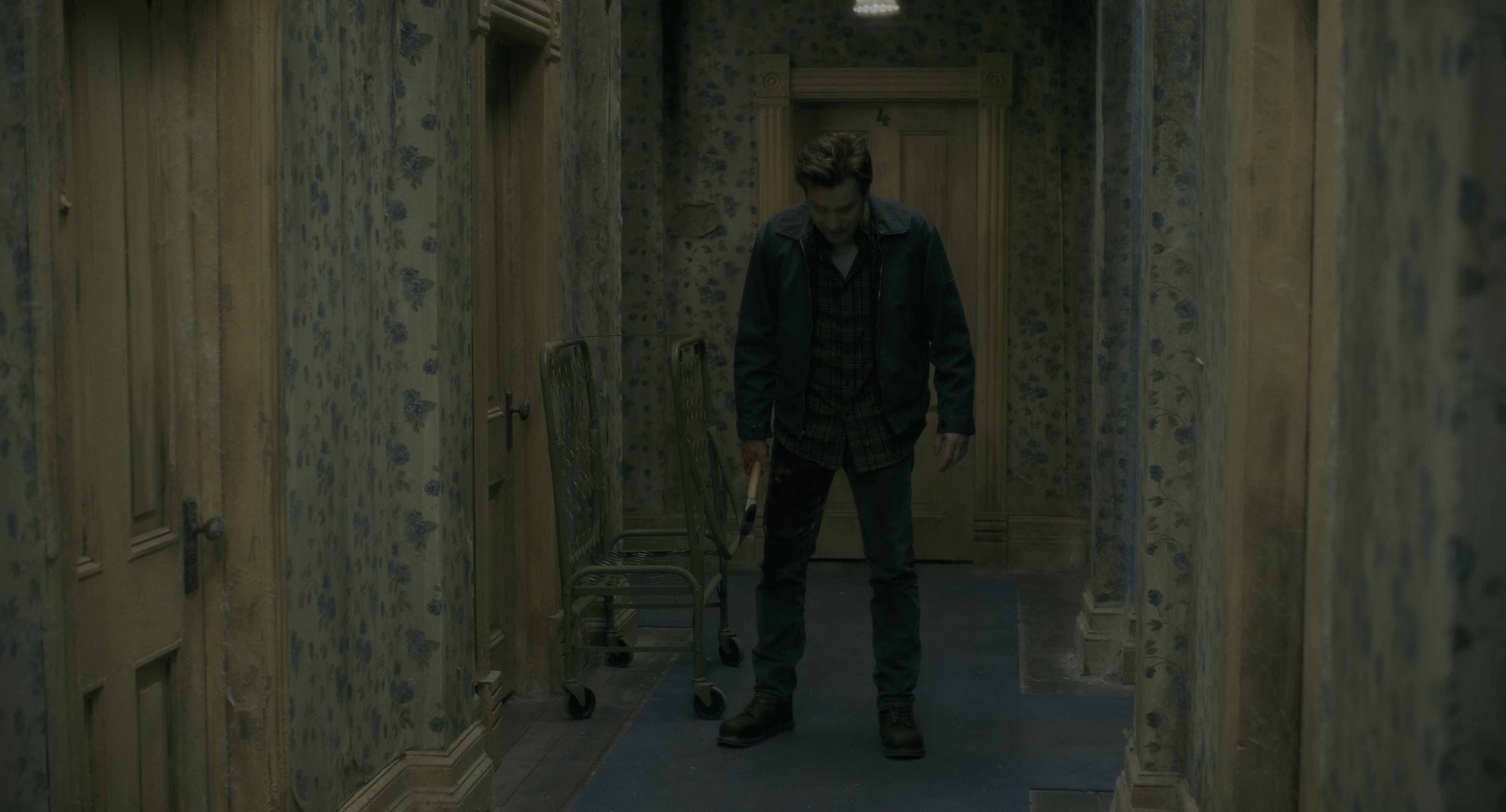 Doctor Sleep (2019), wide, 1.85:1 — film still