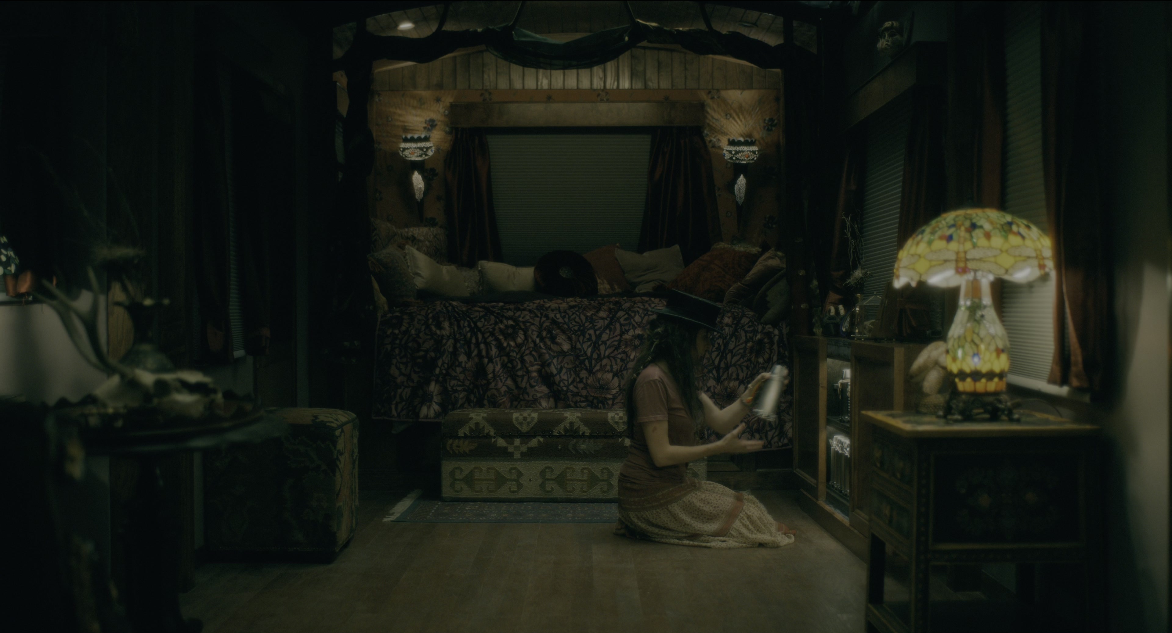Doctor Sleep (2019), wide, 1.85:1 — film still
