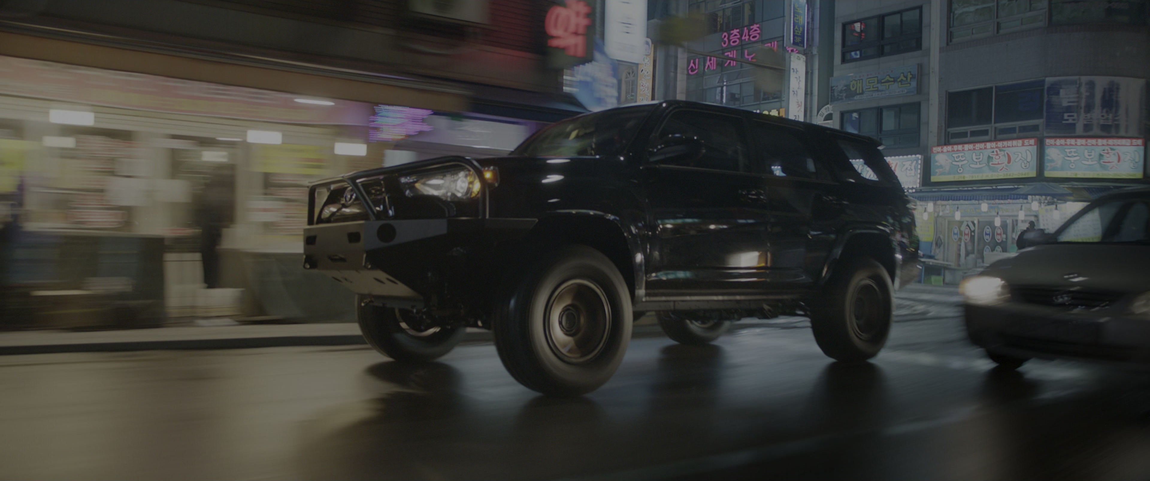 Black Panther (2018), wide, 2.39:1 — film still