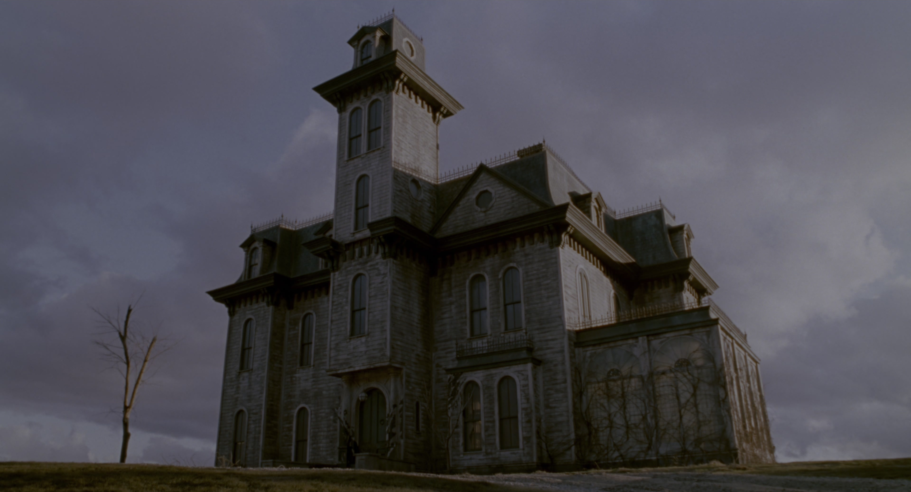 The Addams Family (1991), wide, 1.85:1 — film still