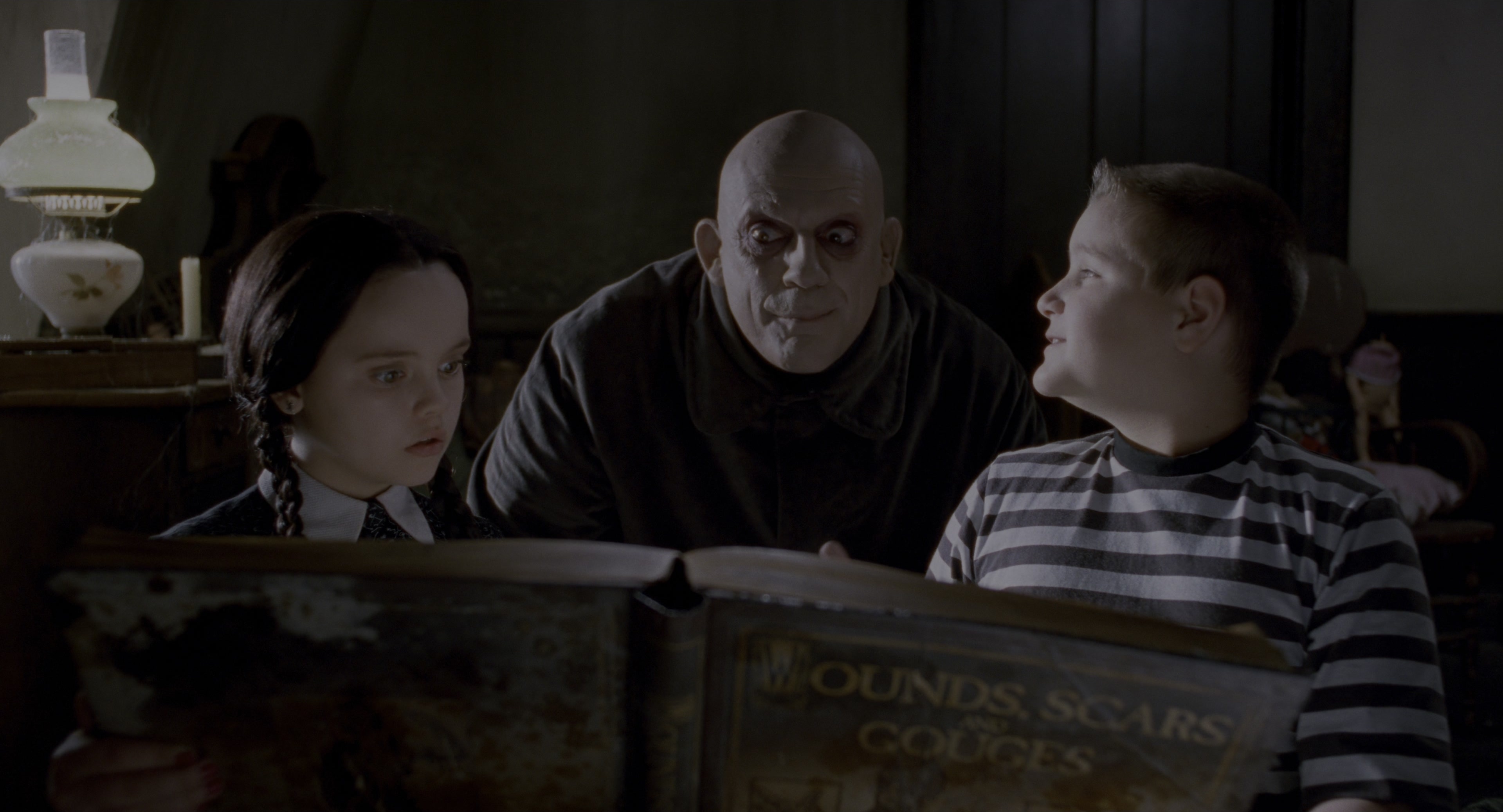 The Addams Family (1991), close, 1.85:1 — film still