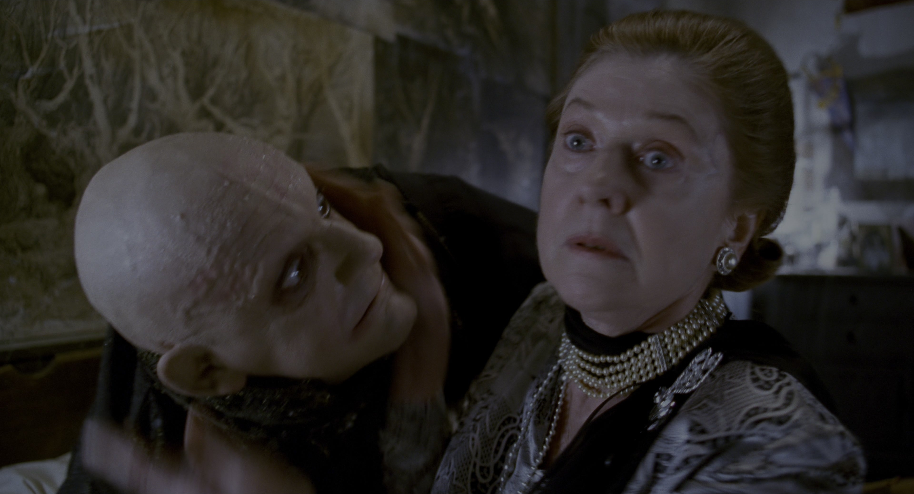 The Addams Family (1991), close, 1.85:1 — film still