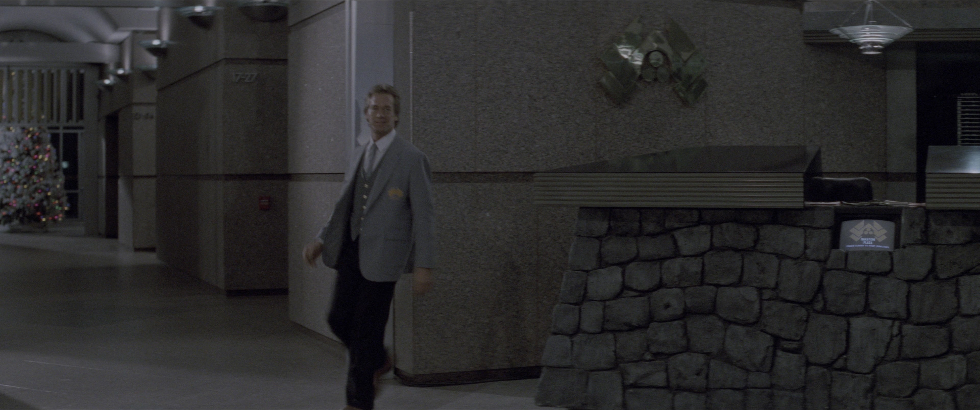 Die Hard (1988), wide, 2.39:1 — film still