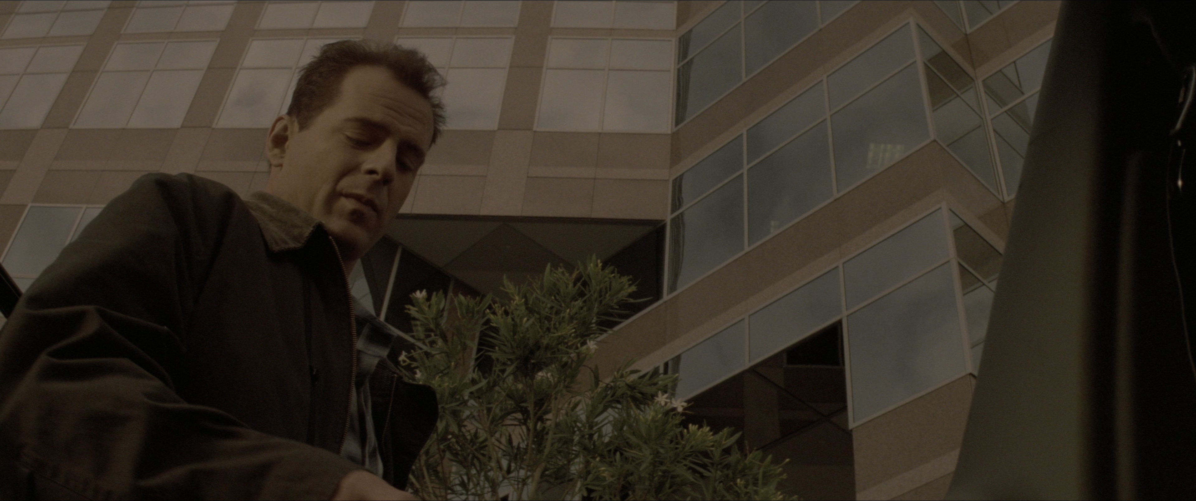Die Hard (1988), wide, 2.39:1 — film still