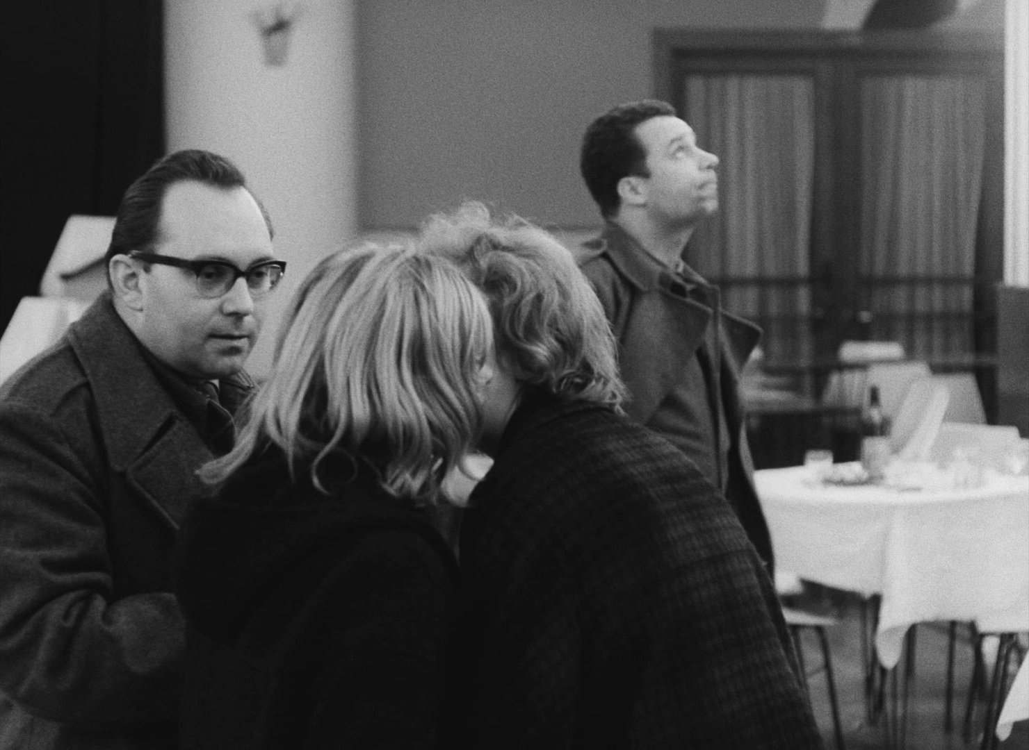 Lásky jedné plavovlásky (1965), wide, 1.37:1 — film still