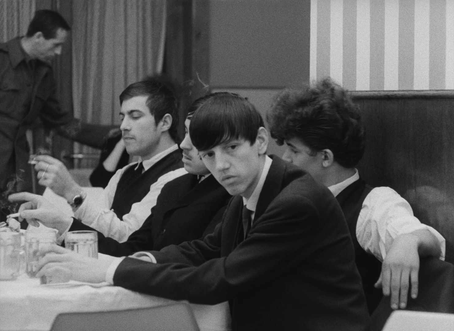 Lásky jedné plavovlásky (1965), wide, 1.37:1 — film still