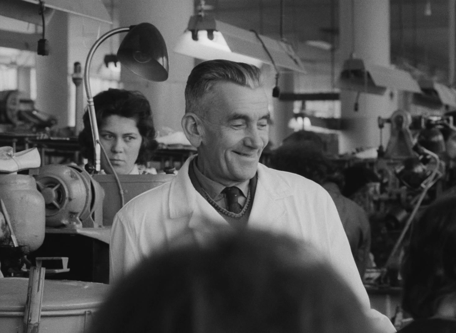 Lásky jedné plavovlásky (1965), wide, 1.37:1 — film still