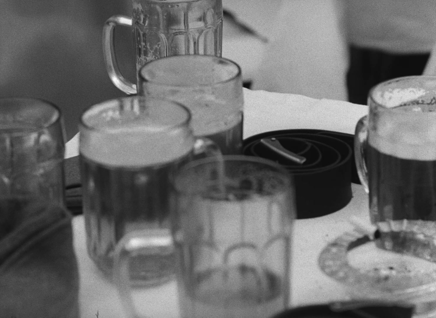 Lásky jedné plavovlásky (1965), wide, 1.37:1 — film still