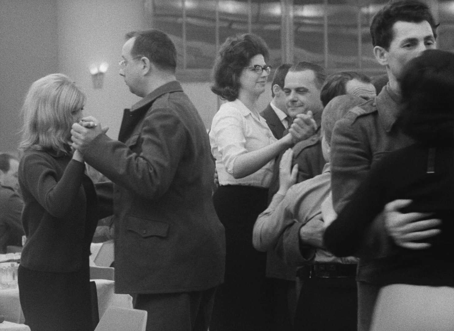 Lásky jedné plavovlásky (1965), wide, 1.37:1 — film still