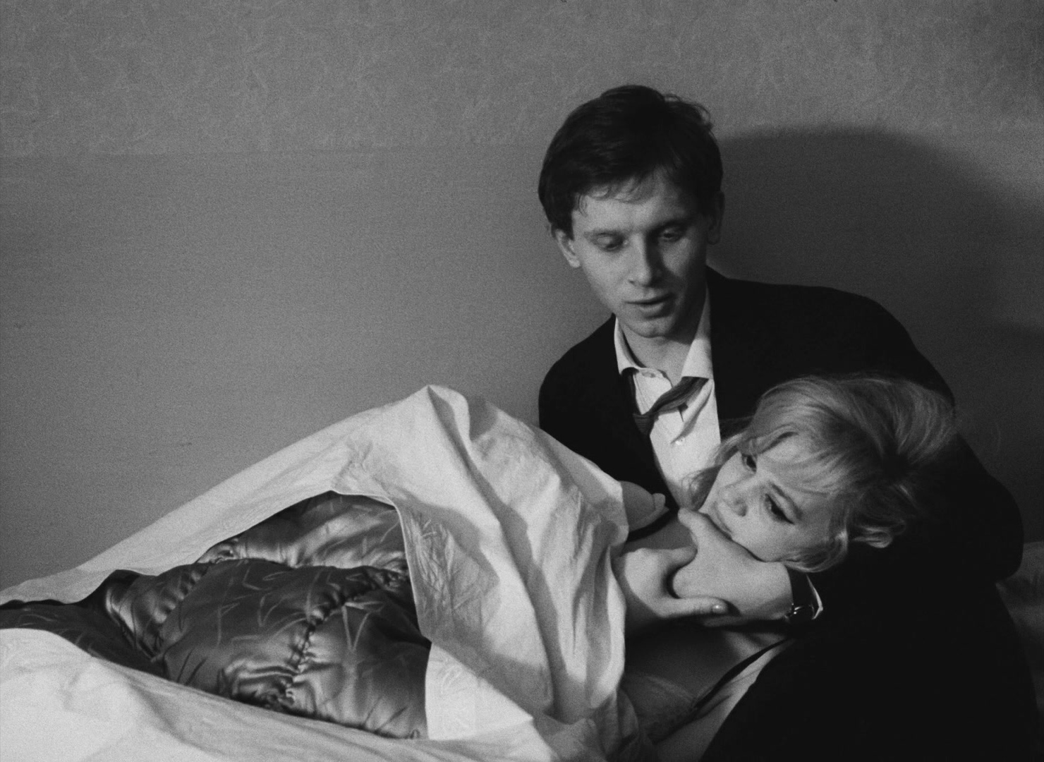 Lásky jedné plavovlásky (1965), wide, 1.37:1 — film still