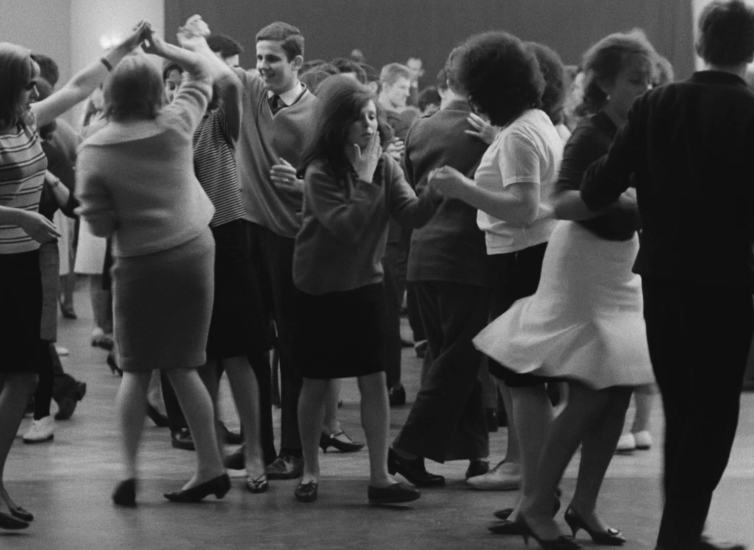 Lásky jedné plavovlásky (1965), wide, 1.37:1 — film still