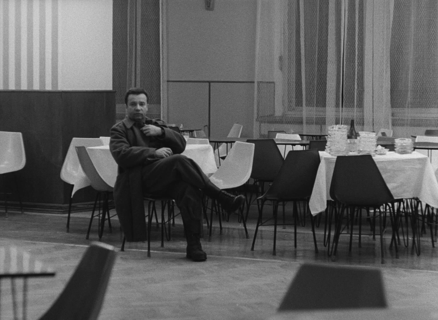 Lásky jedné plavovlásky (1965), wide, 1.37:1 — film still