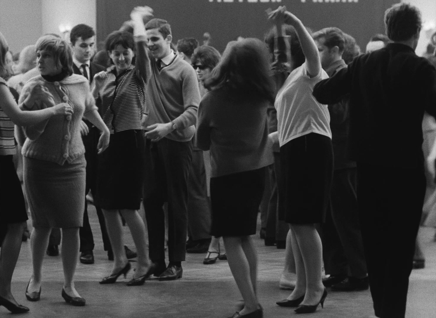 Lásky jedné plavovlásky (1965), wide, 1.37:1 — film still