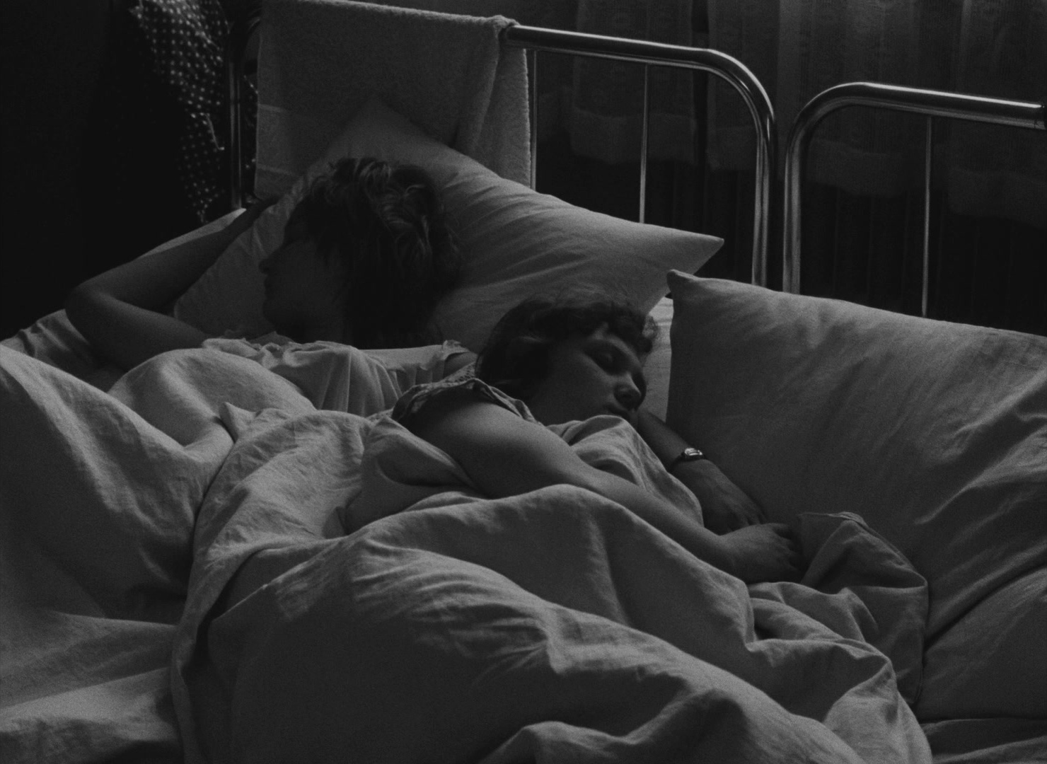 Lásky jedné plavovlásky (1965), wide, 1.37:1 — film still