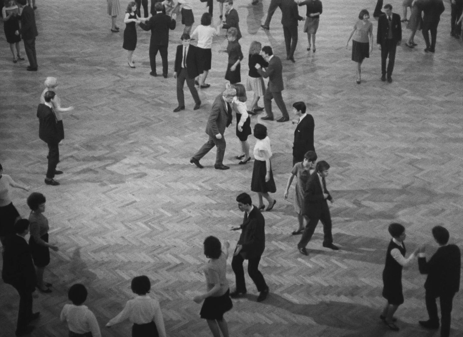 Lásky jedné plavovlásky (1965), wide, 1.37:1 — film still