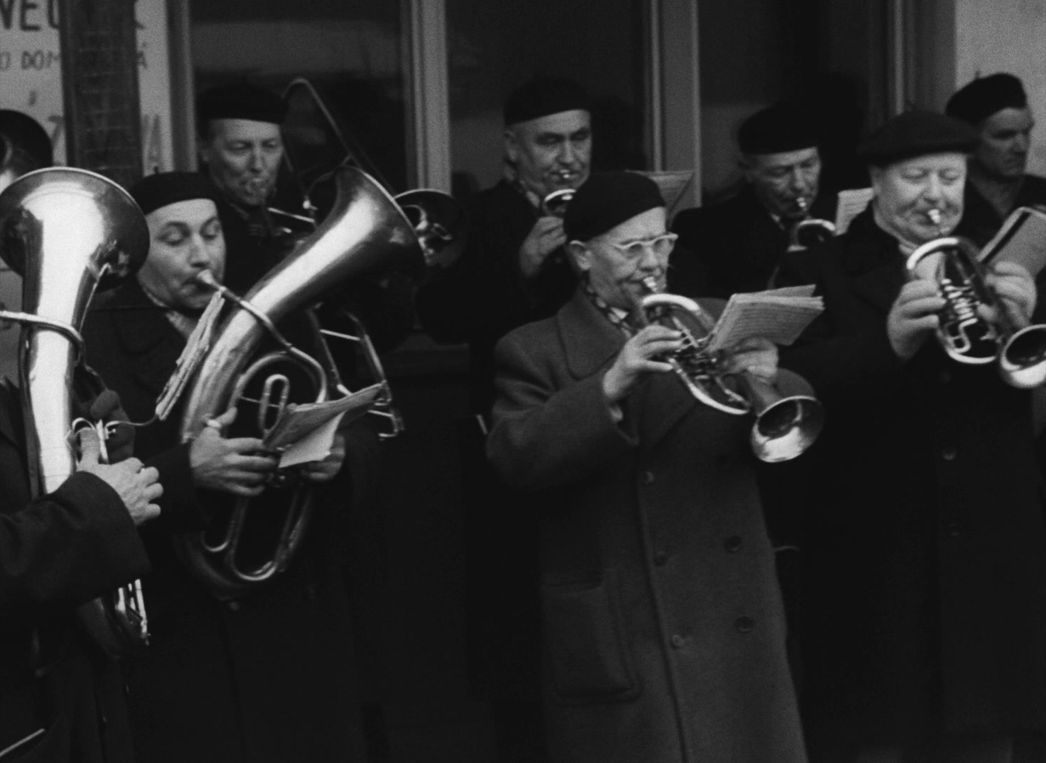 Lásky jedné plavovlásky (1965), wide, 1.37:1 — film still