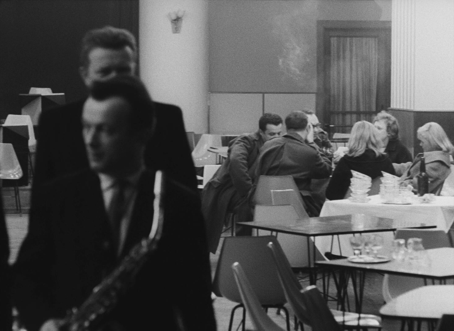 Lásky jedné plavovlásky (1965), wide, 1.37:1 — film still