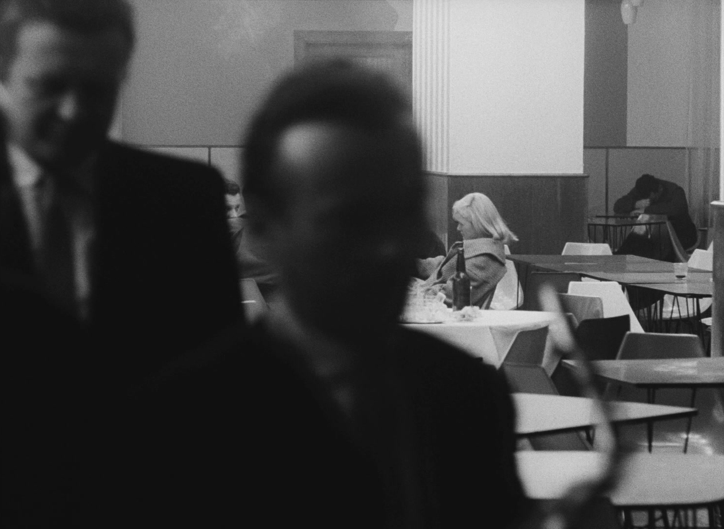 Lásky jedné plavovlásky (1965), wide, 1.37:1 — film still