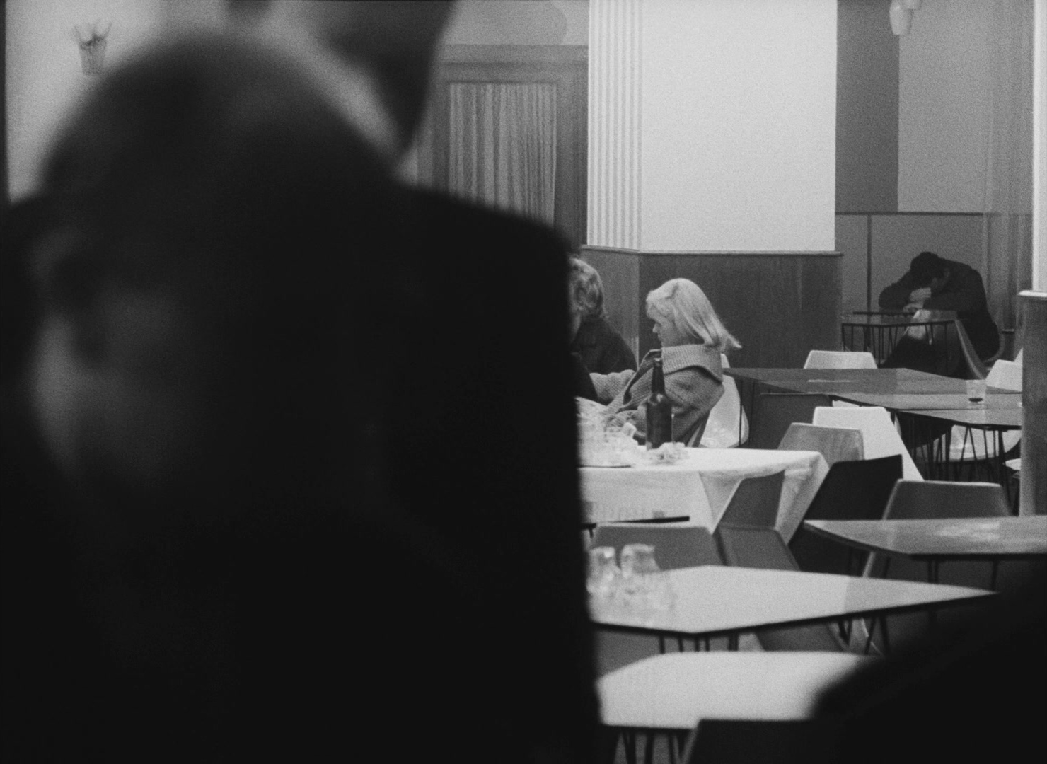 Lásky jedné plavovlásky (1965), wide, 1.37:1 — film still