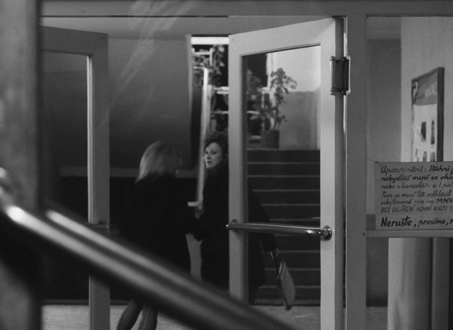 Lásky jedné plavovlásky (1965), wide, 1.37:1 — film still