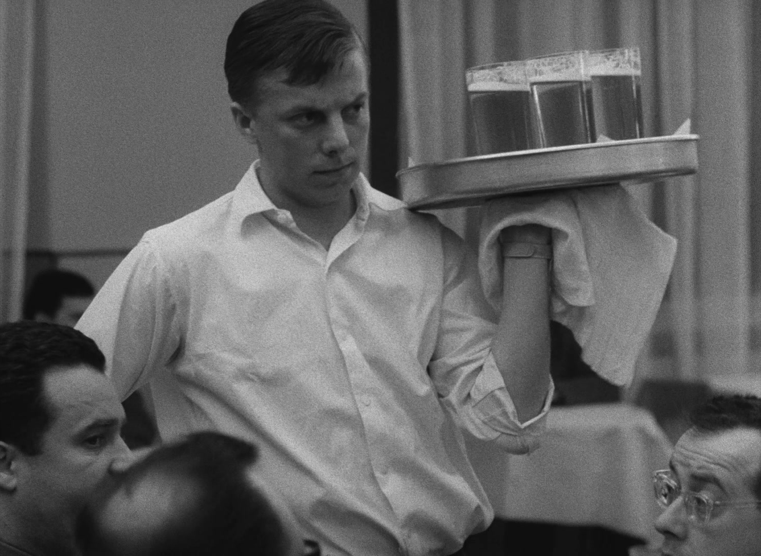 Lásky jedné plavovlásky (1965), wide, 1.37:1 — film still