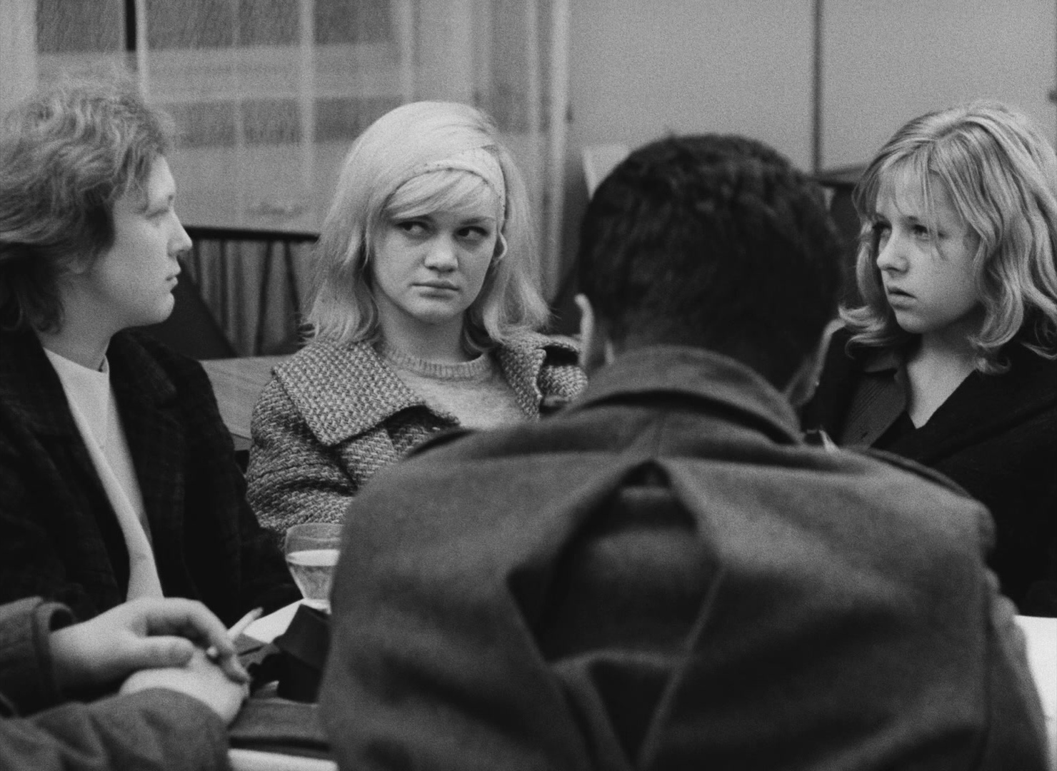 Lásky jedné plavovlásky (1965), wide, 1.37:1 — film still