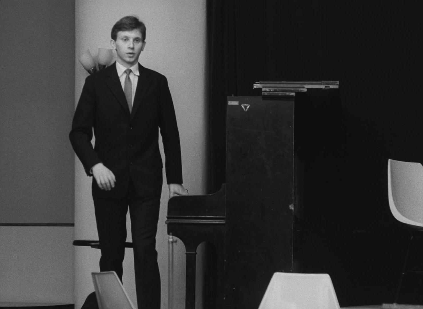 Lásky jedné plavovlásky (1965), wide, 1.37:1 — film still