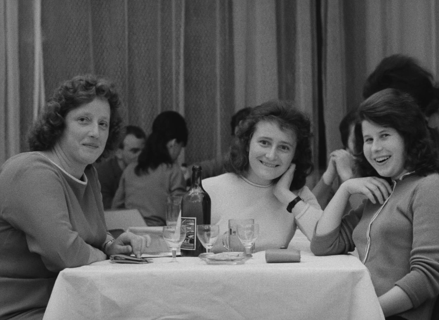 Lásky jedné plavovlásky (1965), wide, 1.37:1 — film still