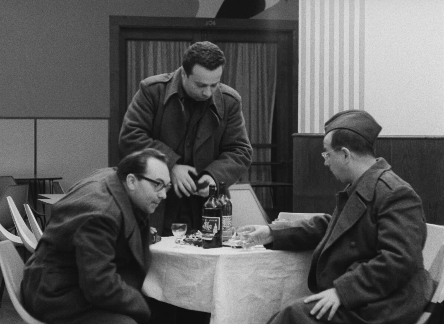 Lásky jedné plavovlásky (1965), unknown, 1.37:1 — film still