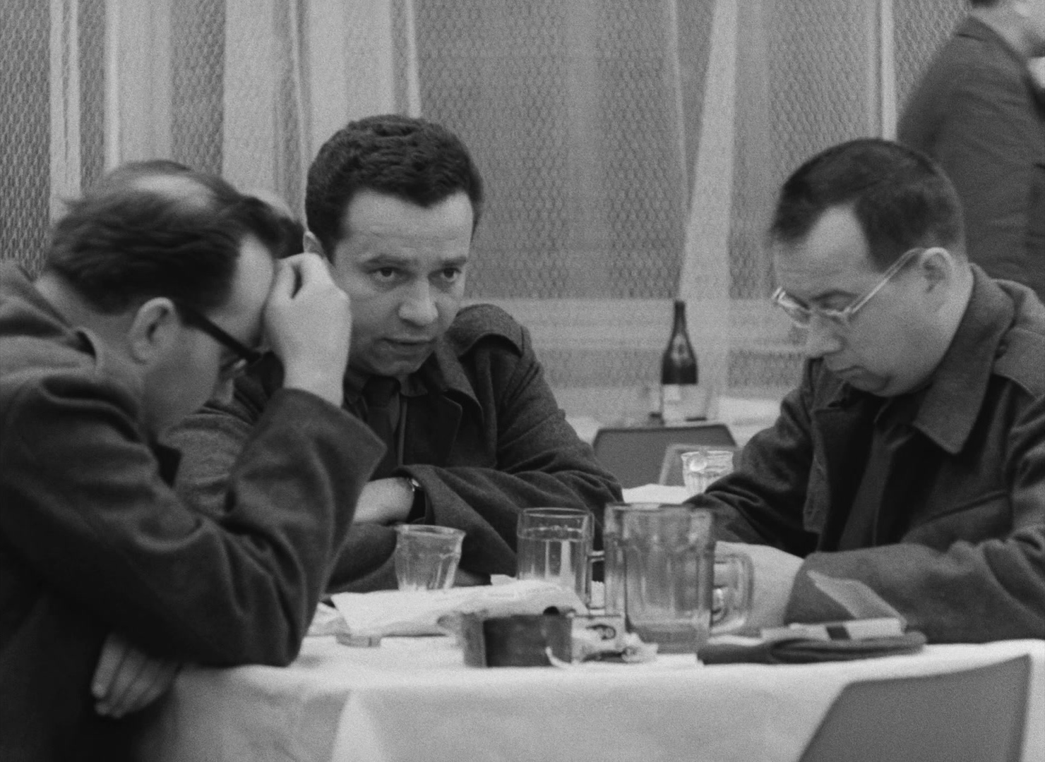 Lásky jedné plavovlásky (1965), wide, 1.37:1 — film still