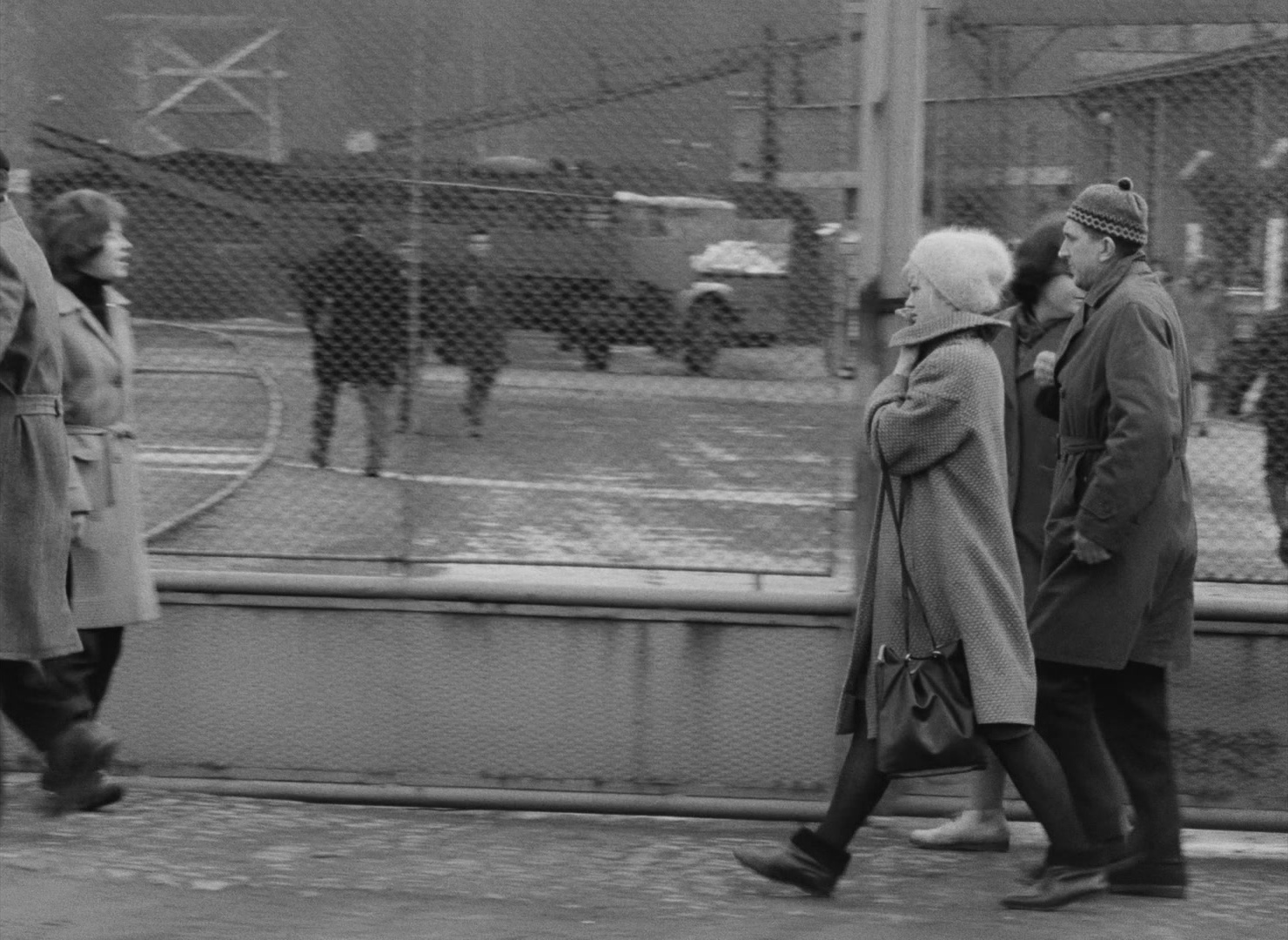 Lásky jedné plavovlásky (1965), wide, 1.37:1 — film still