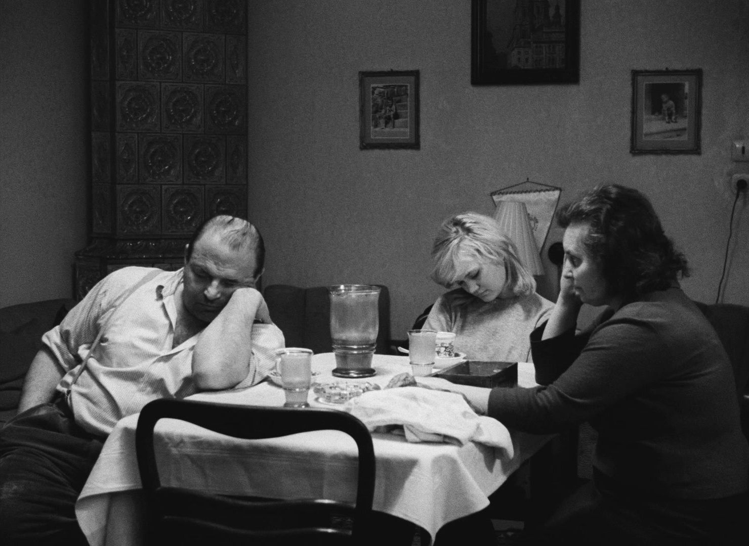 Lásky jedné plavovlásky (1965), wide, 1.37:1 — film still