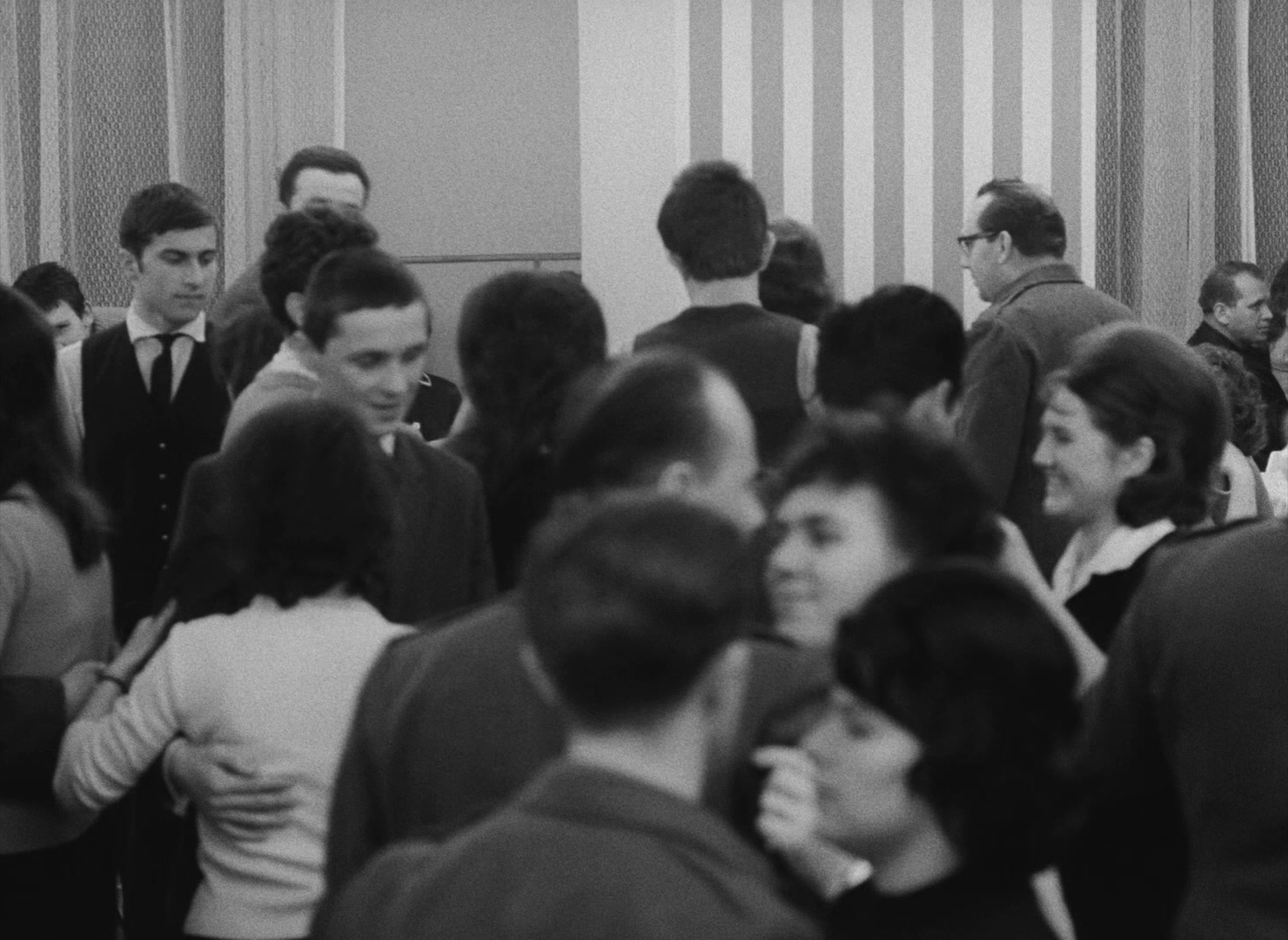Lásky jedné plavovlásky (1965), wide, 1.37:1 — film still