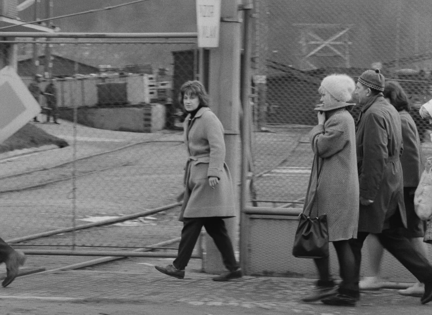 Lásky jedné plavovlásky (1965), wide, 1.37:1 — film still