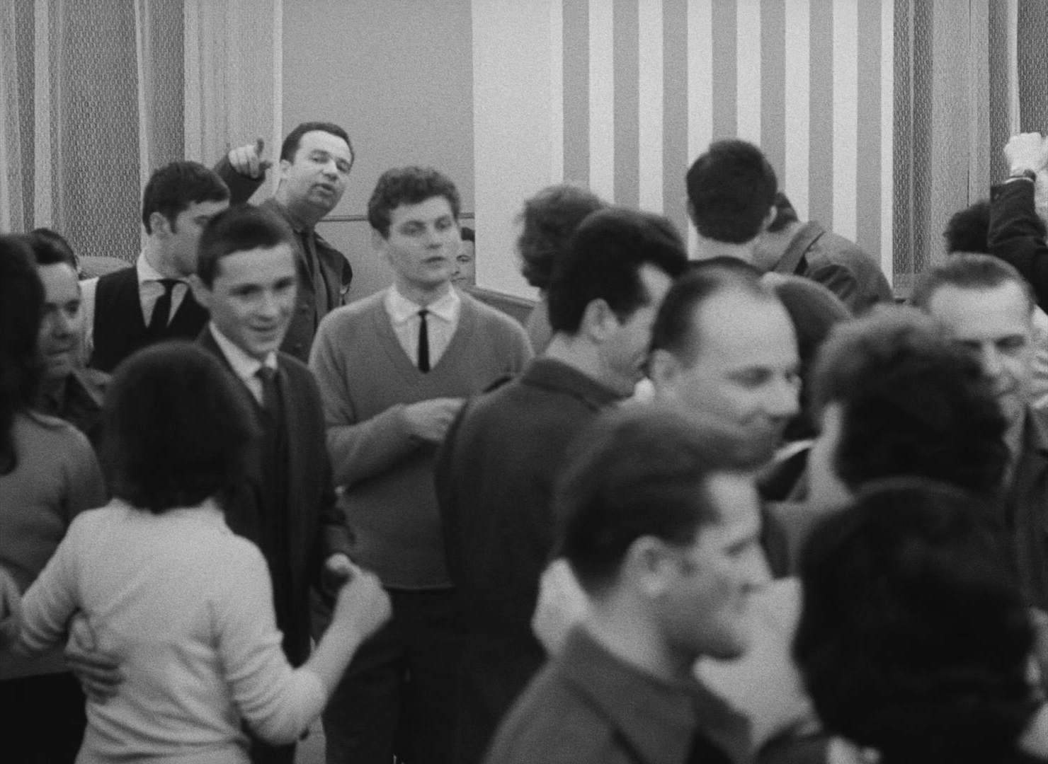 Lásky jedné plavovlásky (1965), wide, 1.37:1 — film still