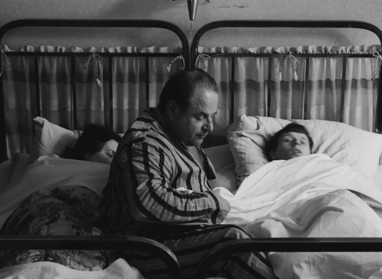 Lásky jedné plavovlásky (1965), wide, 1.37:1 — film still