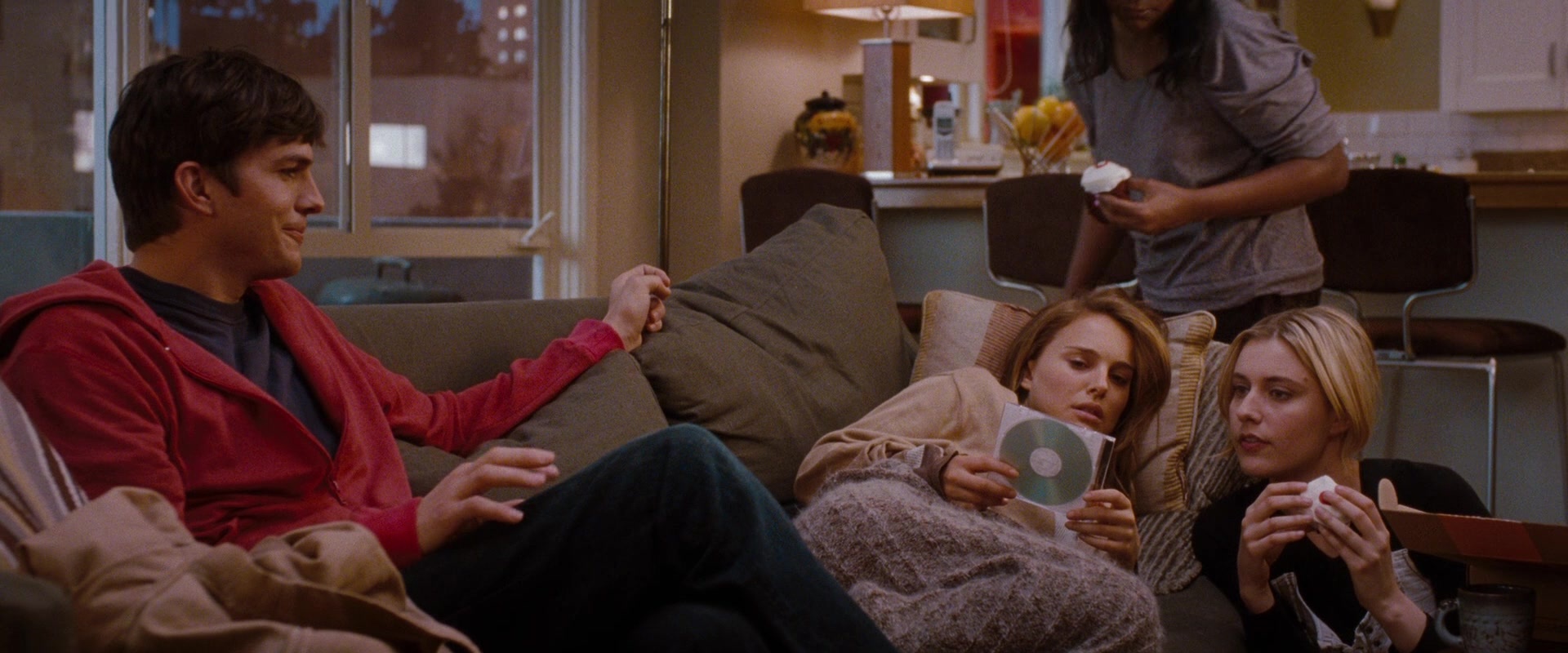 No Strings Attached (2010), wide, 2.40:1 — film still