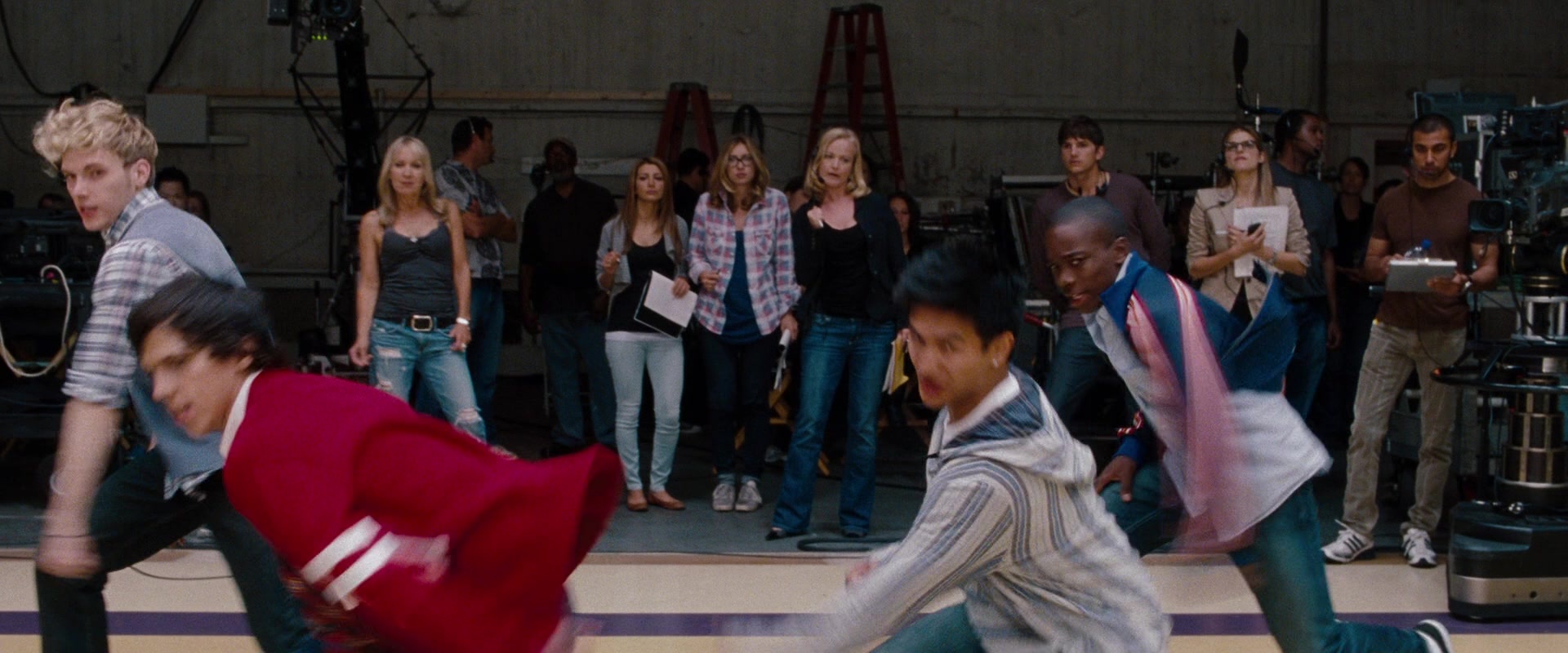 No Strings Attached (2010), wide, 2.40:1 — film still
