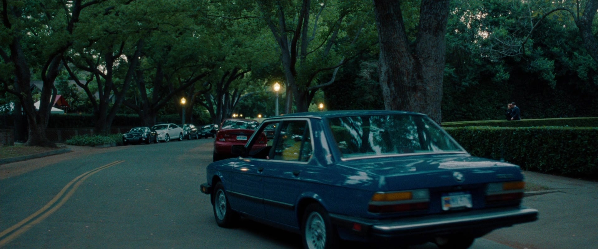 No Strings Attached (2010), wide, 2.40:1 — film still